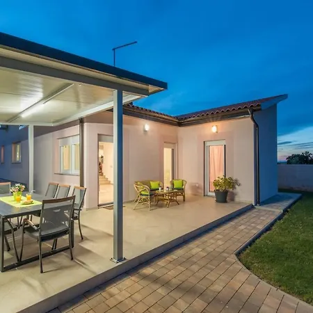 Modern With Private Pool Villa Novigrad (Istria)
