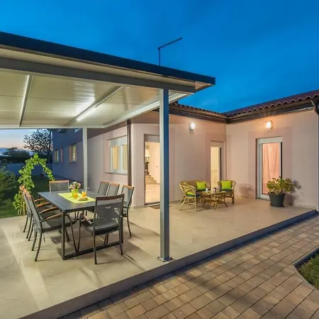 Modern With Private Pool Villa Novigrad (Istria)