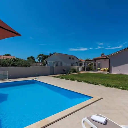 Modern With Private Pool Villa *